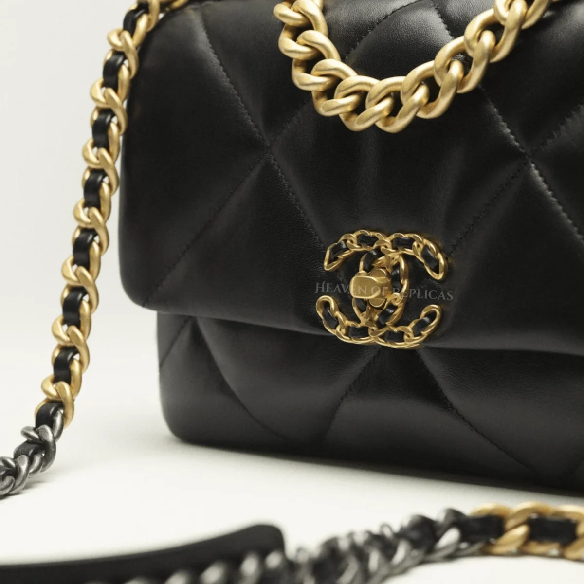 CHANEL 19 Handbag – CHN-0018